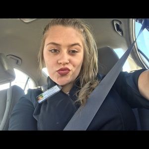 Meet your Posher, Janelle